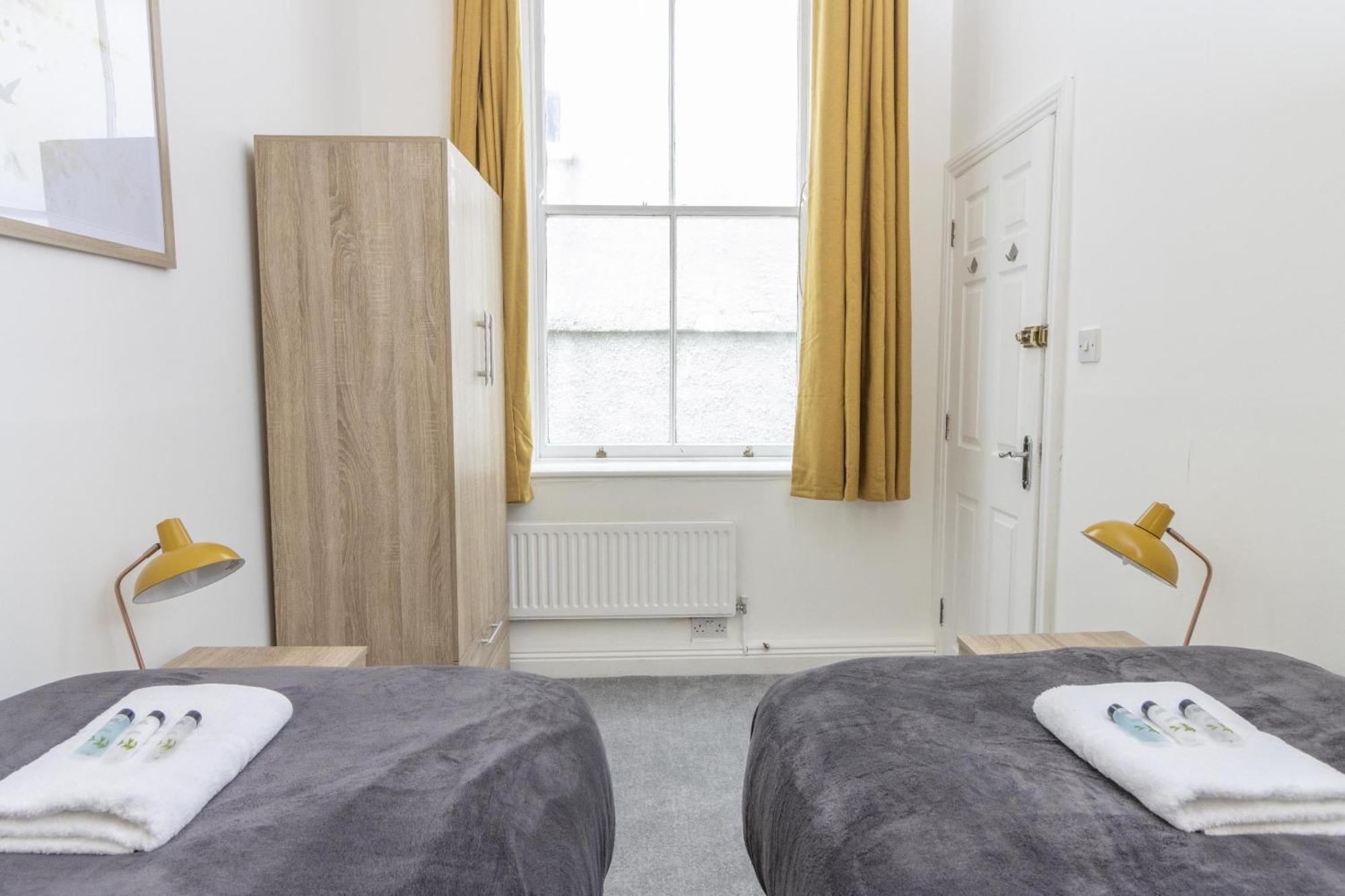 Ferienwohnung Alexandra - Large 3 Bed Perfect For Contractors, Free Parking, Fast Wifi And Great Value! Plymouth Exterior foto